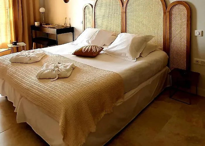 Scandola Otel 3*