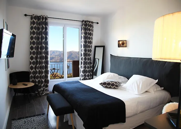 Scandola Otel