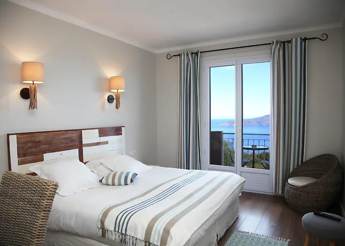 Otel Scandola 3*