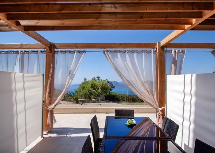 Scandola Otel 3*