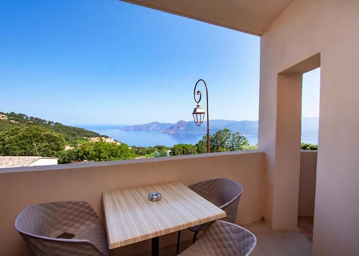 Ξενοδοχείο Scandola 3*