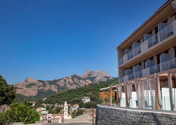 Scandola Otel 3*